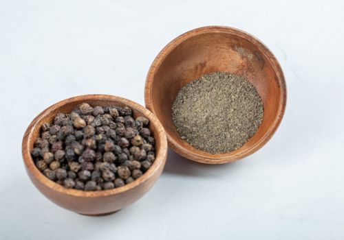 Black Pepper and Powder